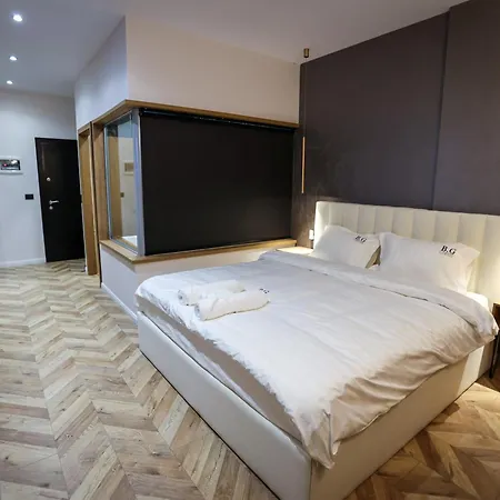 B.g Luxury * Korce