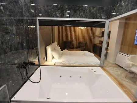 B.g Luxury דירה *