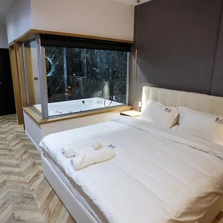 B.g Luxury 科尔察