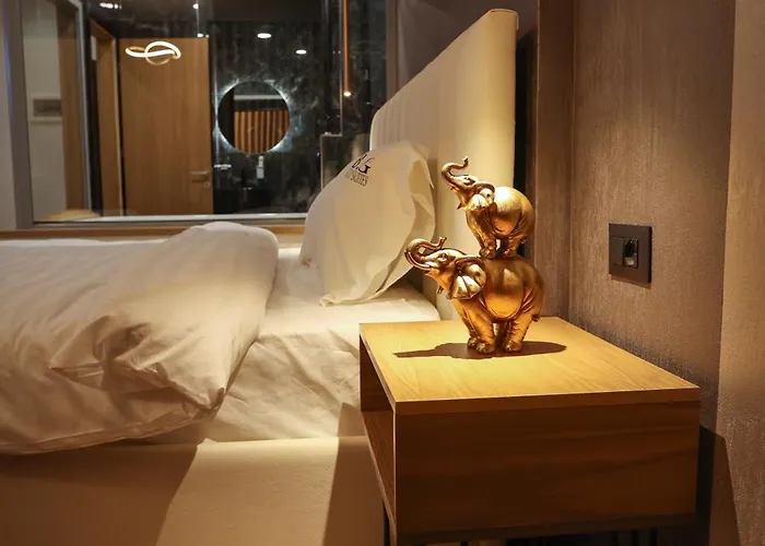 B.g Luxury * 科尔察