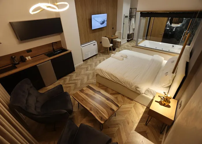 B.g Luxury * 科尔察