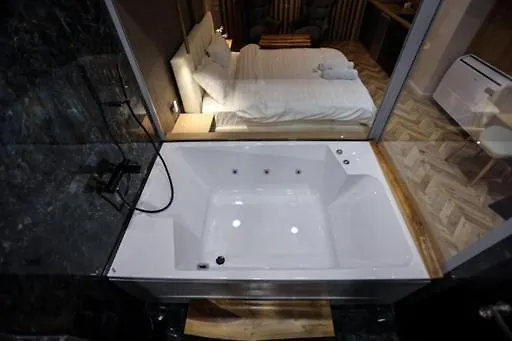 B.g Luxury * 科尔察
